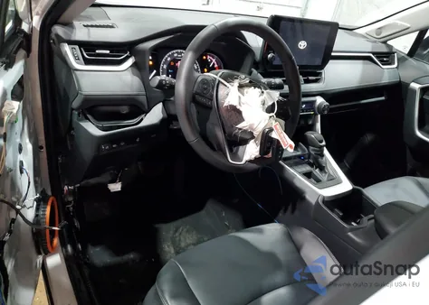 2024 Toyota Rav4 Xle Premium z USA, uszkodzony, nr VIN 2T3A1RFV4RW459565